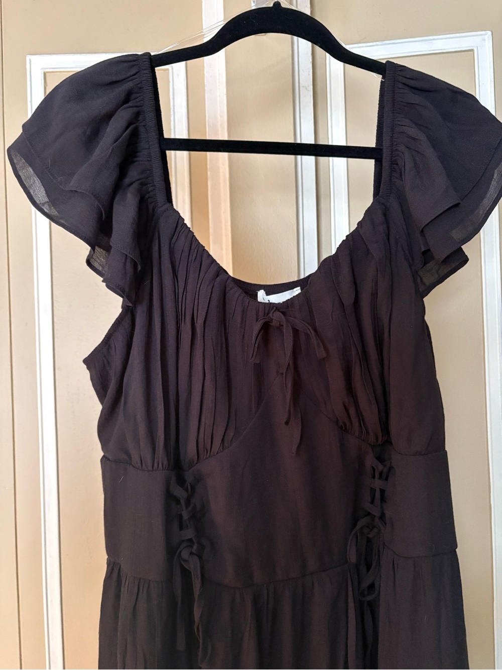 Trixxi Black Midi Dress with Ruffled Cap Sleeves - Picture 2 of 6